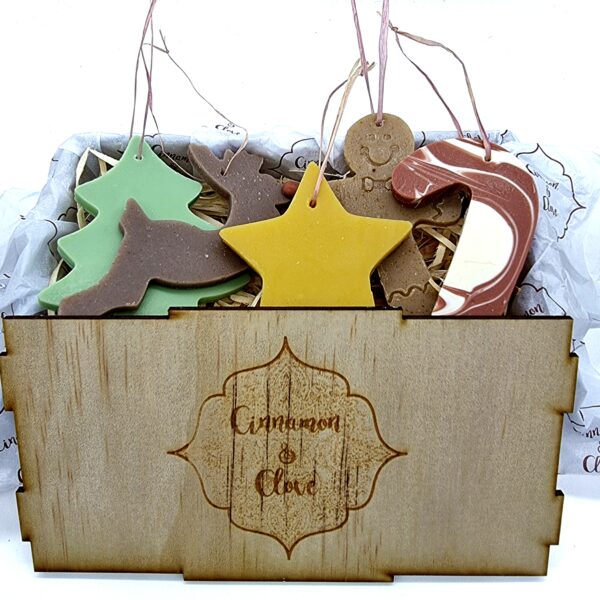 Cinnamon and Clove Christmas Soap Gift Box (Medium) 2